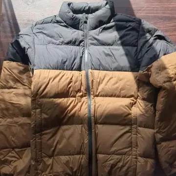 유니클로 울트라 라이트 다운 M 블랙/브라운