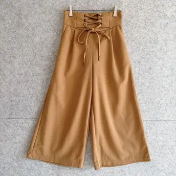 [세실 맥비] 레이스업 크롭 기장 와이드 팬츠 (F) 가우초