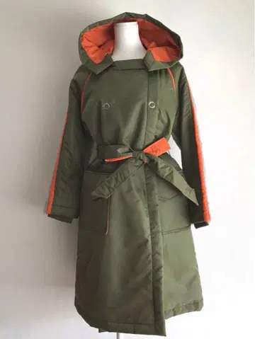 새상품 JUDDYCORN 주디콘 절개 디자인 나일론 코트