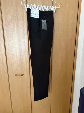 [ 미사용품 ] 감동 슬림 팬츠 UNIQLO 블랙 S