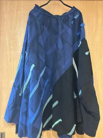 센소유니코 지우 플레어 스커트