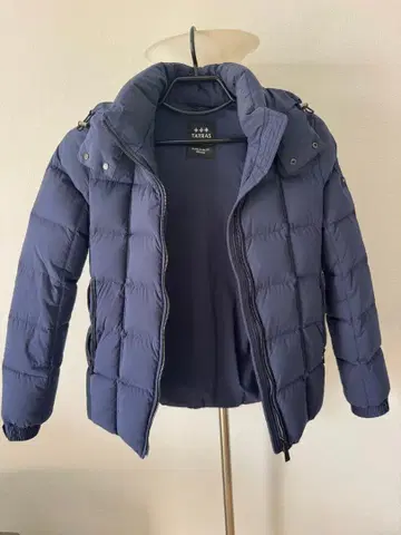 TATRAS 네이비 후드 부착 다운 자켓