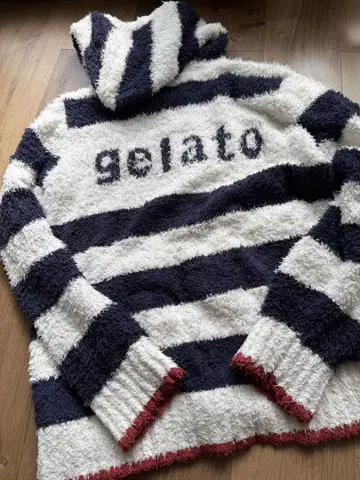 젤라또피케 후드 부착 룸웨어 후드티 보더