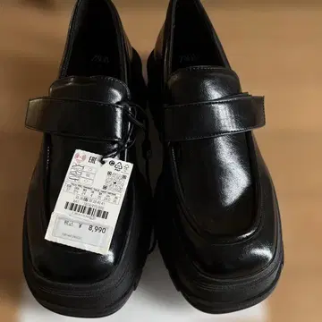 택 포함 새상품 ZARA 블랙 통굽 로퍼 37 완판템