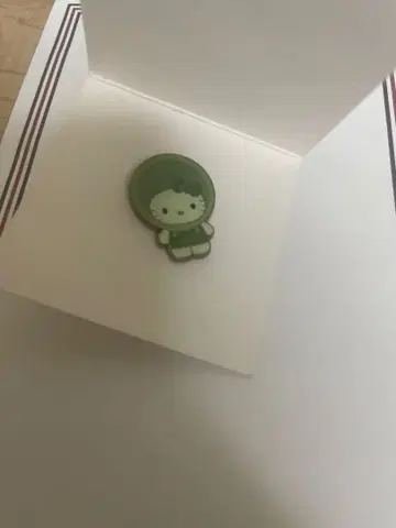 만박 일본관 키티 시크릿 핀 배지 클로렐라