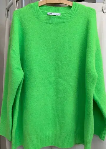 ZARA 자라 형광 그린 긴팔 화려한 경량 니트 큰 사이즈