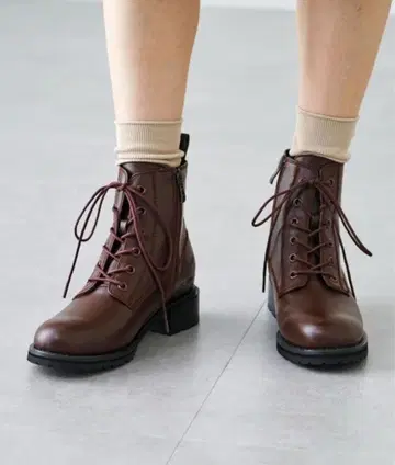 [ 새상품급 ] 오리엔탈 트래픽 레이스업 부츠 브라운 23.5cm