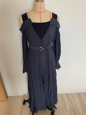 코코딜 다크 블루 오프숄더 원피스 M 사이즈