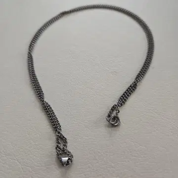 실버 체인 목걸이