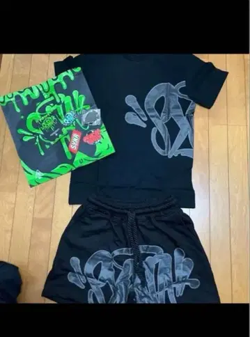 시나월드 T셔츠와 숏팬츠 세트