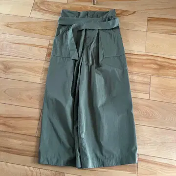 BEARDSLEY 카키 팬츠