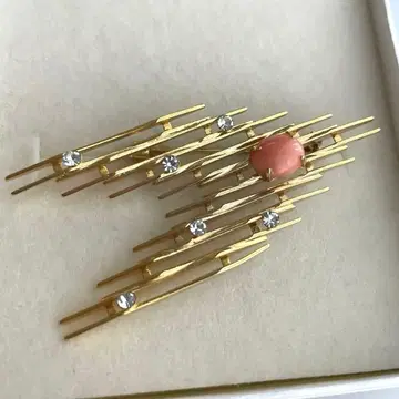 골드 컬러 코랄 브로치