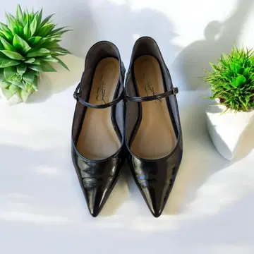 [ 새상품급 ] 루탈론 스틸레토 멜리제인 플랫슈즈 23.5