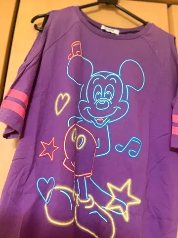 네온풍 미키마우스 T셔츠 디즈니 공식