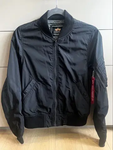 ALPHA INDUSTRIES 블랙 MA-1 자켓