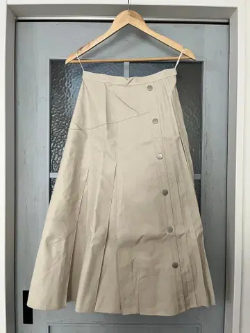 Apuweiser-riche 가죽 비대칭 플리츠 스커트 사이즈 2