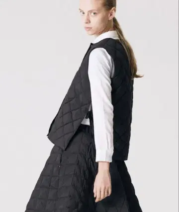 타이온 더블 라인 크루넥 사이드 오픈 다운 베스트