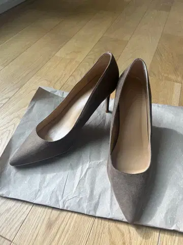 85트리니티 스웨이드 슬림 레그 8cm 핑힐 펌프스 스웨이드 25cm