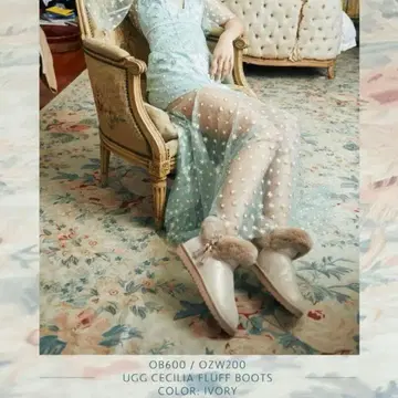 [ 박스 포함 ] 1점물 화이트 퍼 어그 부츠 24.5cm