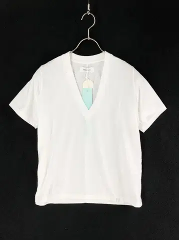 FREE 사이즈 [ 새상품 ] MAGIC STICK 우먼 V넥 T셔츠