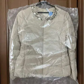 스트로베리 필드 노카라 다운 자켓 비쥬 페플럼