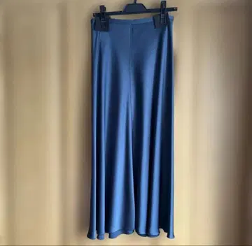 데프레 롱 플레어 스커트