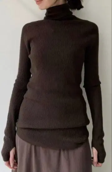 유니온 런치 터틀넥 니트