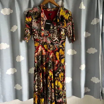 Desigual 플로럴 디자인 원피스 M 사이즈 가격 인하 가능