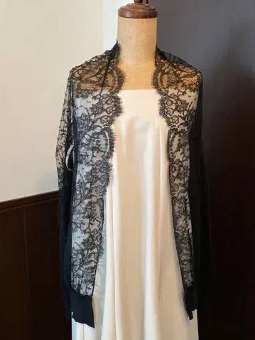 DAMA collection 섬세한 레이스 가디건