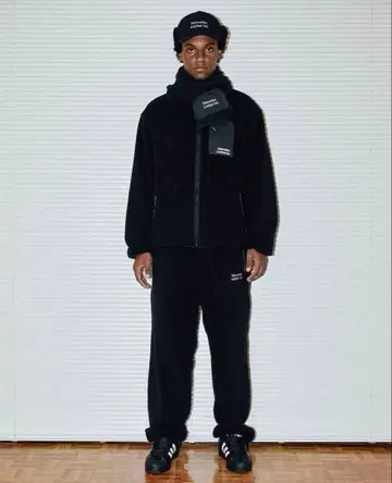 Mercedes Anchor inc. 리버서블 플리스 셋업