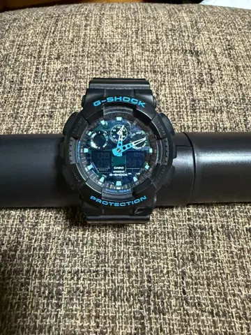 CASIO G-SHOCK 블랙/블루 디지털 시계