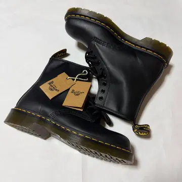 닥터마틴 8홀 부츠