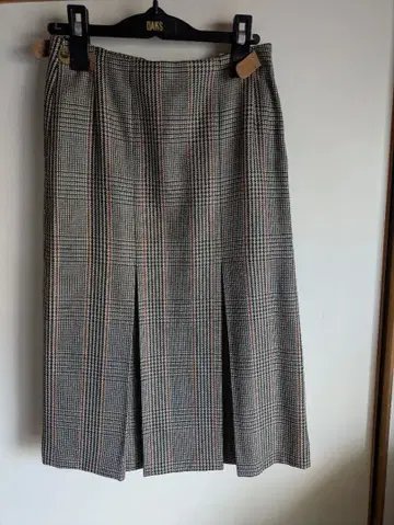 DAKS 체크 무늬 미디 스커트