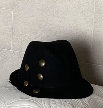 이탈리아제 중절모 슬릿, 찡 장식