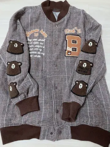 곰 자수 체크 아우터