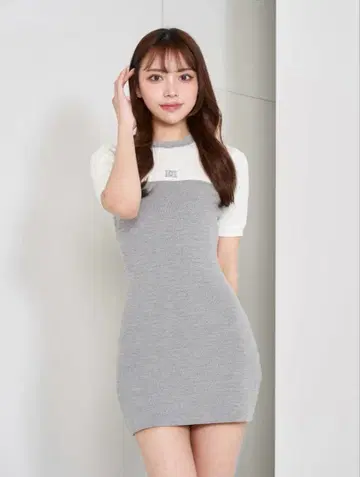 [ 완판템 ] 다리치 바이컬러 로고 니트 미니 원피스 그레이