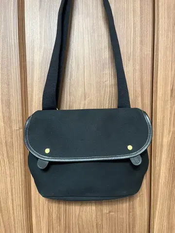 brady AVON 에이본 블랙