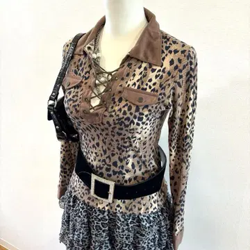 헤이세이 갸루 y2k 롱 슬리브 티셔츠 가슴 끈 그런지 표범 무늬 맥브링