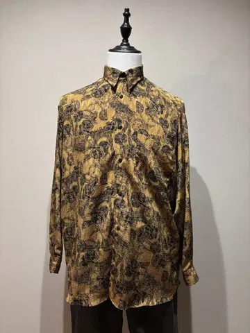 골드 계열 연잎 패턴 긴팔 셔츠