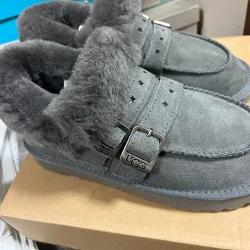 [박스 포함] 1점 그레이 무스탕 모카신 23cm