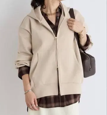 RIVE DROITE(리브 드와) [리바이벌] 백 테일 ZIP 후드티