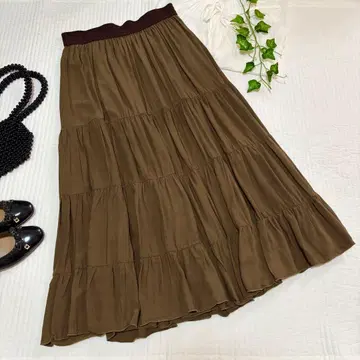 [ 새상품급 품절 임박 ] 티어드 플레어 롱 스커트 카키