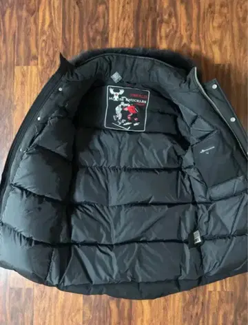 무스 너클스 블랙 다운 자켓