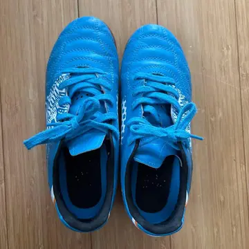 엄브로 축구화 22cm