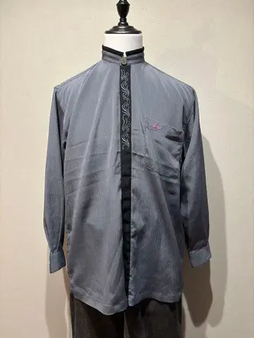 노카라 자수 셔츠