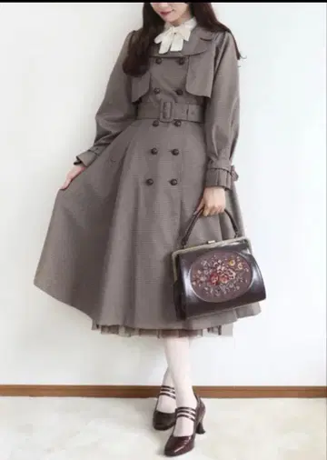 F i.n.t 백 튤 절개 트렌치코트