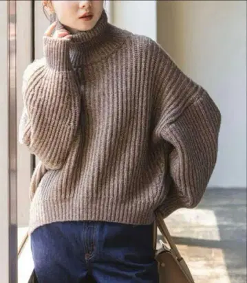 noble 달브라이트 라메 편직 오버 니트 베이지