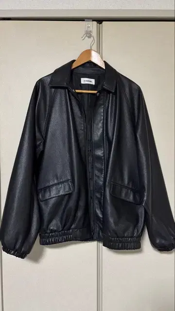 페이크 가죽 자켓 블랙 캐주얼