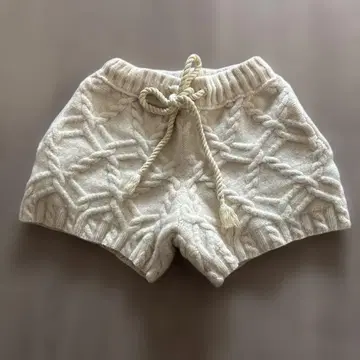 드로어 Drawer 캐시미어 혼방 케이블 짜임 숏팬츠