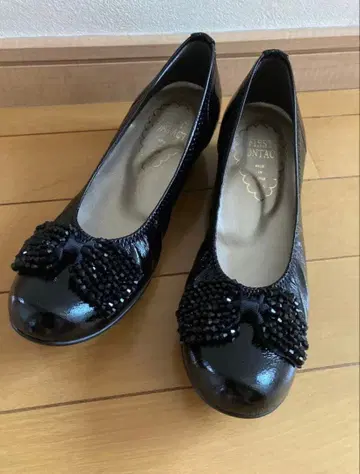 [ 새상품, 미사용 ] 퍼스트 컨택트 비쥬 펌프스